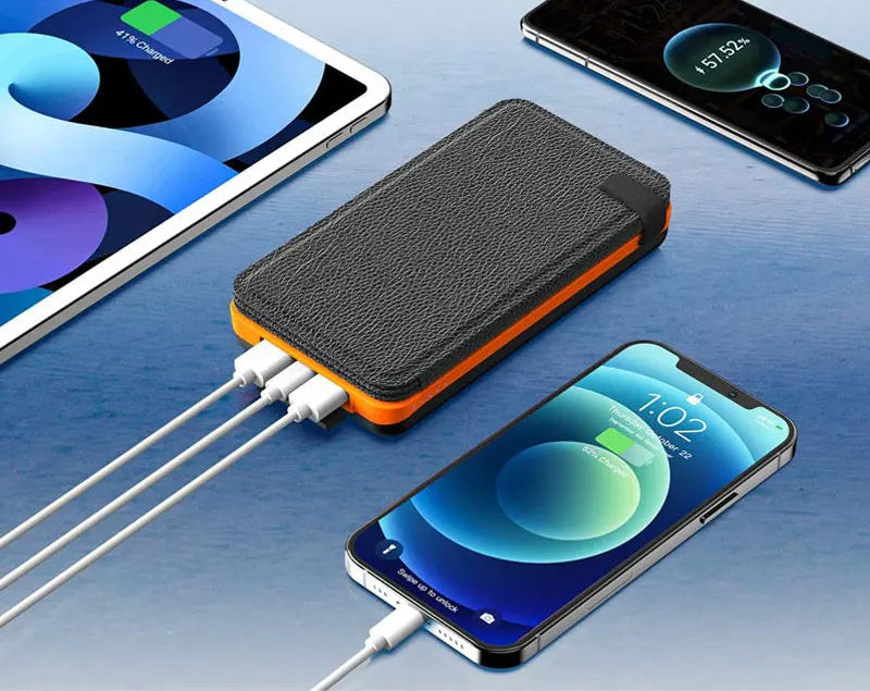 Banque d’Alimentation Solaire 20 000 mAh – USB‑C QC/PD, 4 Panneaux Solaires, LED Torch/Flashlight – Noire/Orange