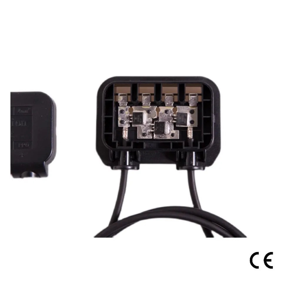 Boîtier de Jonction Solaire 4 Voies – IP68 avec 60 cm de Câble 4 mm² et 4 Diodes pour Panneaux Photovoltaïques